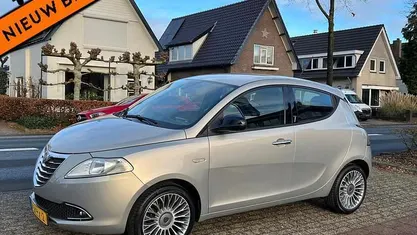 Occasion 2011 Lancia Ypsilon Platinum Hatchback | € 4.390 (Eerlijke prijs)