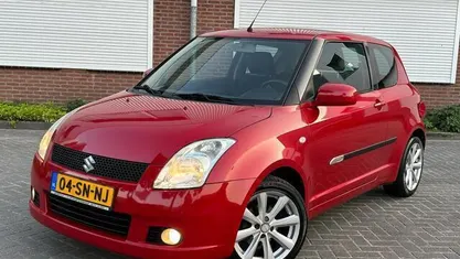 Rood Gebruikt 2006 Suzuki Swift Exclusive Hatchback | € 3.250 (Eerlijke prijs)