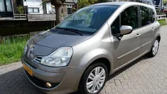 Beige Gebruikt 2011 Renault Grand Modus Exception MPV | € 3.445 (Eerlijke prijs)