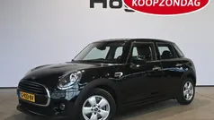 Zwart Gebruikt 2019 Mini Cooper Hatchback | € 13.440 (Super prijs)