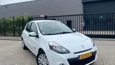 Wit Gebruikt 2011 Renault Clio II Hatchback | € 2.499 (Eerlijke prijs)