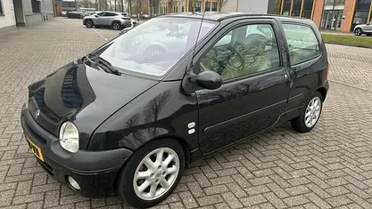 Occasion 2003 Renault Twingo Initiale Hatchback | € 1.750 (Eerlijke prijs)