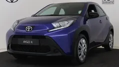 Blauw Gebruikt 2024 Toyota Aygo Play Hatchback | € 20.445 (Goede deal)