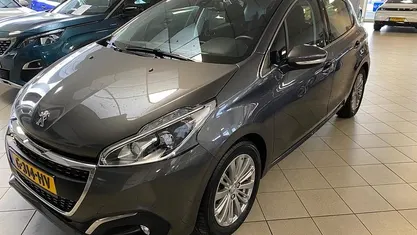 Gebruikt 2019 Peugeot 208 Allure Hatchback | € 9.950 (Eerlijke prijs)