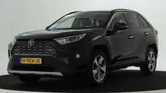 Zwart metallic Gebruikt 2020 Toyota RAV4 Executive SUV | € 35.945 (Eerlijke prijs)