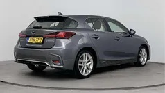 Grijs Gebruikt 2018 Lexus CT200h Luxury Line Hatchback | € 20.945 (Eerlijke prijs)