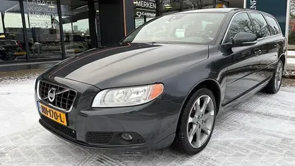 Grijs Gebruikt 2012 Volvo V70 Summum Stationwagen | € 9.950 (Eerlijke prijs)