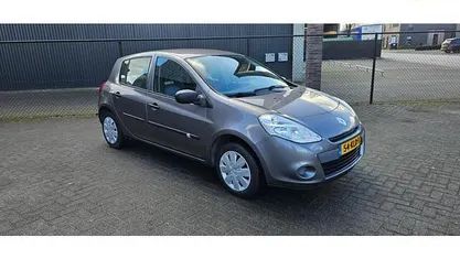 Occasion Renault Clio II 75 PK (55 kW) 2010 Grijs Hatchback