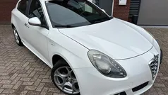 Gebruikt 2010 Alfa Romeo Giulietta Distinctive Hatchback | € 6.750 (Eerlijke prijs)
