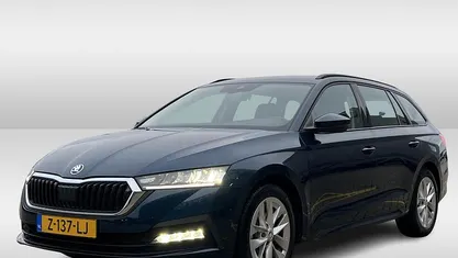 Blauw Gebruikt 2024 Skoda Octavia Business Line Stationwagen | € 26.950 (Eerlijke prijs)