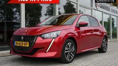 Rood Gebruikt 2020 Peugeot 208 Allure Hatchback | € 15.450 (Eerlijke prijs)