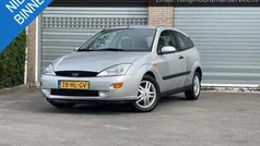 Grijs Gebruikt 2001 Ford Focus Collection Hatchback | € 1.450 (Eerlijke prijs)