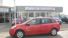 Rood Gebruikt 2011 Renault Clio GrandTour Collection Stationwagen | € 4.250 (Eerlijke prijs)