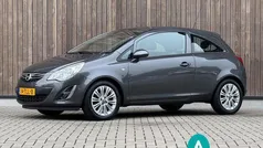 Grijs, metallic lak Gebruikt 2012 Opel Corsa Cosmo Hatchback | € 6.950 (Eerlijke prijs)