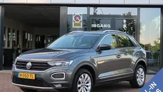 Grijs Gebruikt 2020 VW T-Roc Sport SUV | € 25.750 (Eerlijke prijs)