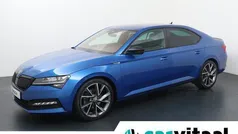 Blauw, metallic lak Gebruikt 2021 Skoda Superb Business Line Hatchback | € 26.940 (Goede deal)