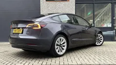 Grijs Gebruikt 2022 Tesla Model 3 Long Range Sedan | € 26.000 (Eerlijke prijs)