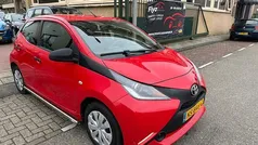 Rood Gebruikt 2017 Toyota Aygo Hatchback | € 5.450 (Goede deal)