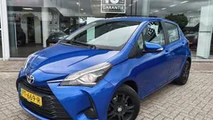 Blauw Gebruikt 2017 Toyota Yaris Hatchback | € 13.900 (Eerlijke prijs)
