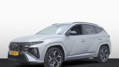 Shimmering silver (grijs metallic) Gebruikt 2025 Hyundai Tucson Edition SUV | € 40.750 (Eerlijke prijs)