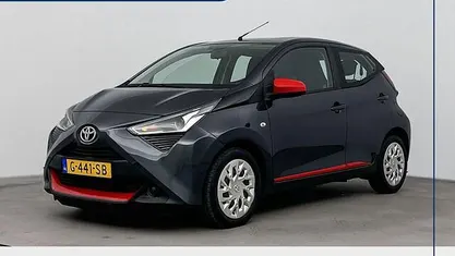 Grijs Gebruikt 2019 Toyota Aygo X-play Hatchback | € 10.900 (Eerlijke prijs)