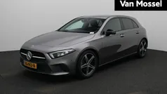 Grijs Gebruikt 2018 Mercedes A200 Premium Hatchback | € 22.900 (Goede deal)