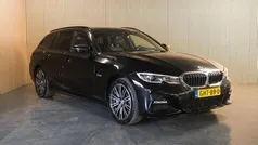 Zwart Gebruikt 2022 BMW 330 Executive Stationwagen | € 37.950 (Super prijs)