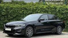 Zwart Gebruikt 2021 BMW 330 M Sport Sedan | € 36.895 (Eerlijke prijs)