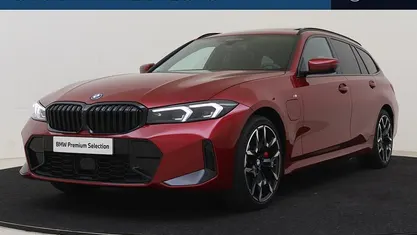 Gebruikt 2025 BMW 330e Executive Stationwagen | € 54.850 (Eerlijke prijs)