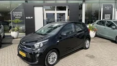 Zwart Gebruikt 2021 Kia Picanto Hatchback | € 13.945 (Eerlijke prijs)
