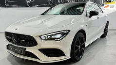 Wit Gebruikt 2021 Mercedes CLA250e AMG Sedan | € 36.450 (Eerlijke prijs)