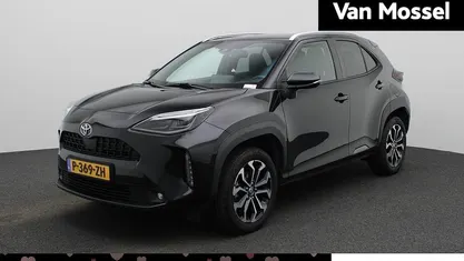 Zwart Occasion 2022 Toyota Yaris Cross SUV | € 23.445 (Eerlijke prijs)