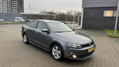 Grijs Gebruikt 2013 VW Jetta Highline Sedan | € 5.950 (Goede deal)