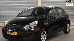 Zwart Gebruikt 2014 Kia Rio Comfort Hatchback | € 6.450 (Eerlijke prijs)