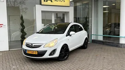 Occasion Opel Corsa Color Edition 101 PK (74 kW) 2012 Wit Hatchback