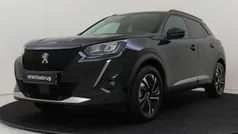 Zwart, metallic lak Gebruikt 2022 Peugeot e-2008 Allure SUV | € 20.925 (Goede deal)