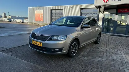Geel Gebruikt 2015 Skoda Rapid Hatchback | € 10.950 (Eerlijke prijs)