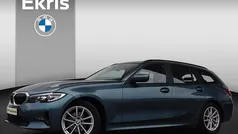 Blauw Gebruikt 2020 BMW 318 Executive Stationwagen | € 26.900 (Goede deal)