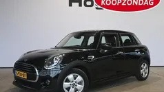 Zwart Gebruikt 2019 Mini Cooper Hatchback | € 13.440 (Super prijs)