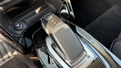 Occasion Peugeot e-208 Active 11 kW (15 PK) 2022 Grijs Hatchback