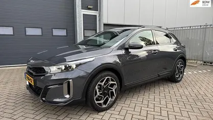 Grijs (metallic) Gebruikt 2023 Kia XCeed First Edition SUV | € 26.950 (Eerlijke prijs)