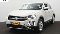 Grijs Gebruikt 2024 VW T-Roc Style SUV | € 33.900 (Eerlijke prijs)