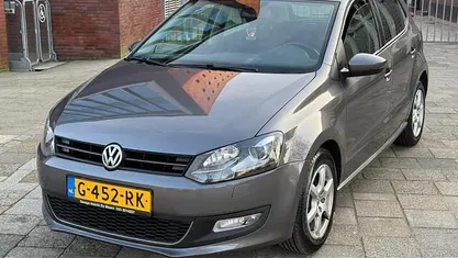 Grijs (metallic) Occasion 2014 VW Polo Edition Hatchback | € 5.950 (Goede deal)