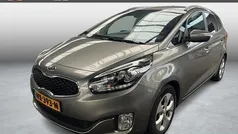 Grijs Gebruikt 2016 Kia Carens MPV | € 15.900 (Eerlijke prijs)
