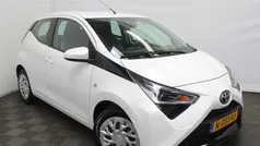Wit Gebruikt 2022 Toyota Aygo X-play Hatchback | € 11.390 (Super prijs)
