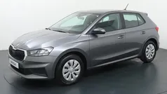 Grijs, metallic lak Gebruikt 2023 Skoda Fabia Ambition Hatchback | € 15.240 (Goede deal)