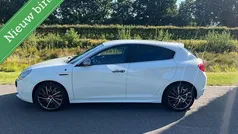 Wit Gebruikt 2015 Alfa Romeo Giulietta Quadrifoglio Verde Hatchback | € 19.950 (Eerlijke prijs)