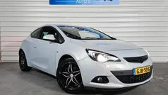 Wit Gebruikt 2012 Opel Astra GTC Innovation Hatchback | € 6.999 (Eerlijke prijs)