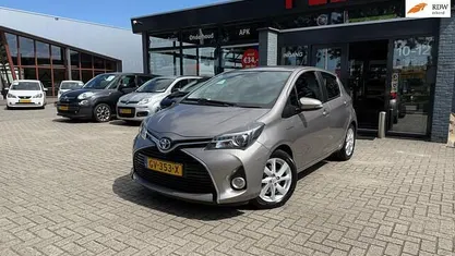 Occasion 2015 Toyota Yaris Hatchback | € 12.999 (Eerlijke prijs)