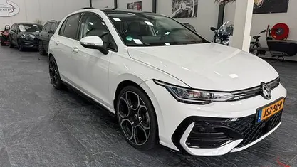 Occasion 2024 VW Golf VIII R-line Edition Hatchback | € 29.950 (Super prijs)